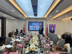 帮帮正在复杂市场中把握AI手艺成长趋